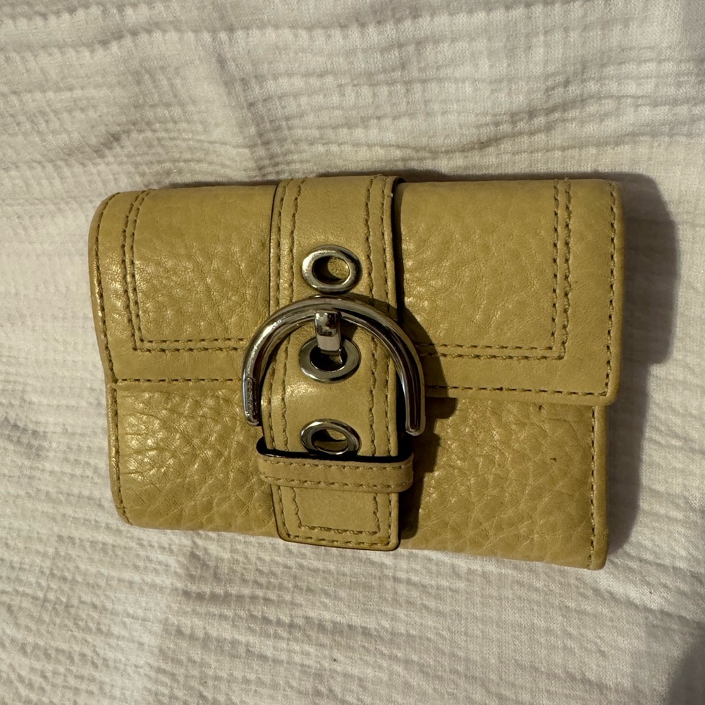 Coach Vintage Beige Pebble Leather Wallet with Silver Buckle
